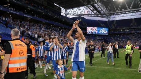 El Espanyol despide con honores a su capitán: "Siempre seré un perico más"