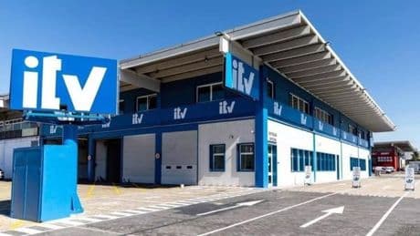 ¿Puedes suspender la ITV por tener un defecto en la matrícula?