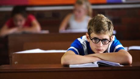 «Une garderie surchauffée» : face à la canicule, bronca contre les passoires thermiques dans les écoles