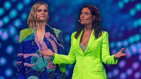 „Knopf im Ohr“: ESC-Moderatorin lüftet Geheimnis über Punktevergabe