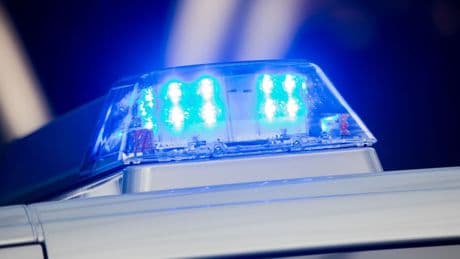 Unfall: Betrunkener Fahrer kracht in Ampelmast - schwer verletzt