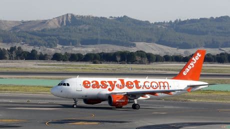 Caos en un vuelo de EasyJet de Alicante a Manchester tras una emergencia médica
