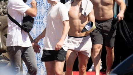 West Ham ace Jarrod Bowen kicks off boozy stag do as he splashes out £2k on just one lunch at beach club