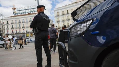 Detenidos en Madrid unos padres que intentaban huir con sus seis hijos desnutridos para evitar perder la custodia