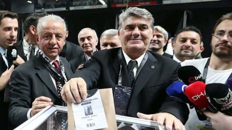 Beşiktaş'ta Serdal Adalı yeniden başkan seçildi