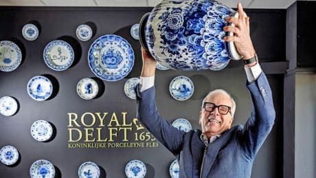 Meer bewonderaars voor Delfts blauw verwacht: ’Amerikaanse toerist blijft voorlopig naar Nederland komen’