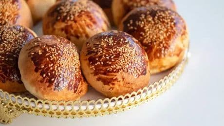 Bayram kalabalığına şimdiden hazır ol! Bu buzluk poğaçası tarifiyle son dakika telaşına elveda!