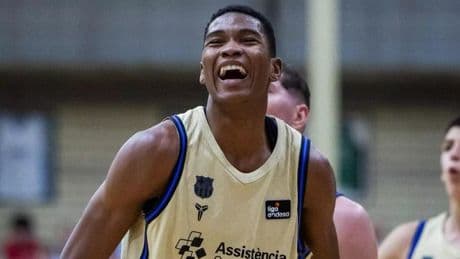 El Barça hace debutar a Dabone, el niño de 13 años llamado a hacer historia en el baloncesto español