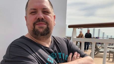 'I was a 20st secret eater but shock diagnosis forced me to lose 8st'