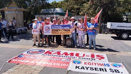 Kamu emekçilerinden Kayseri’de eylem: “Ya insanca ücret ya meydanlar”