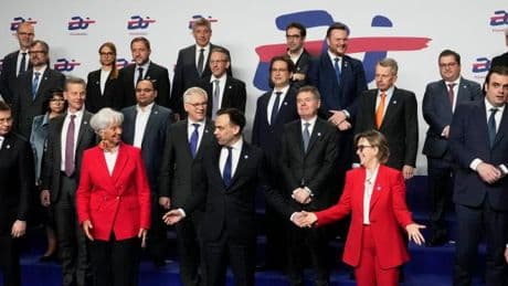 EU-Finanzminister stimmen sich bei Verteidigung ab