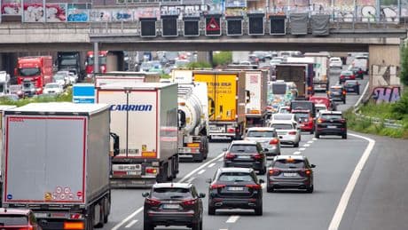 ADAC warnt vor massiven Staus - Hier sind Pfingsten stabile Nerven gefragt