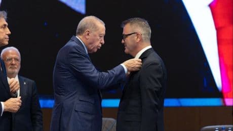 AKP’ye geçen başkan silah harcını belediye kasasından ödetmiş