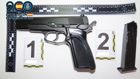 Concertaba citas con compradores de criptomoneda y les robaba grandes cantidades de dinero a punta de pistola
