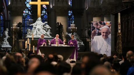 Une messe "pour le repos de l'âme du pape François" vendredi à Notre-Dame de Paris