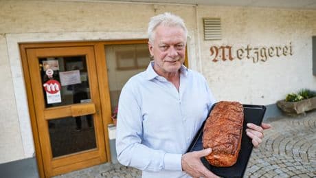 Merz-Minister entfacht heftigen Streit - Fleisch bald billiger?