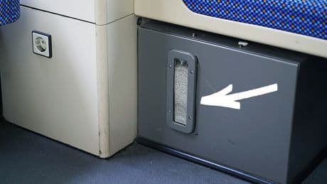 Achten Sie mal darauf: Darum ist im Zug Sand unter dem Sitz