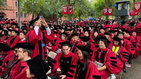 EE.UU. frenará los visados a estudiantes chinos