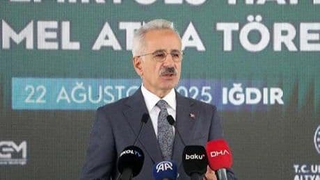 Bakan Uraloğlu: Sadece Türkiye'nin değil, tüm Güney Kafkasya'nın ve Avrasya'nın geleceğine damga vuruyoruz