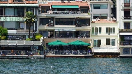 Bebek’te Starbucks'ın olduğu tarihi yalı el değiştirdi