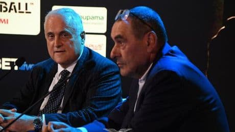 Sarri si ripresenta: «Lotito mi ha fregato, mercato? Non potevo lasciare la Lazio in difficoltà»