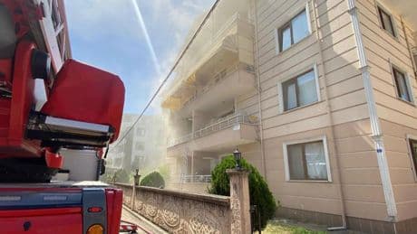 Apartmanda yangın paniği: Yaşlı kadın fenalık geçirdi