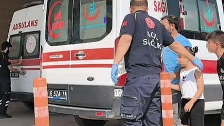 Kumbarasını açmak istedi dilinden yaralandı!