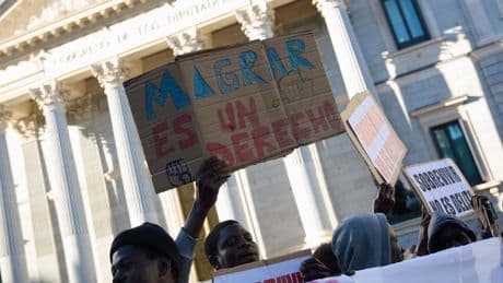 Papeles o barbarie