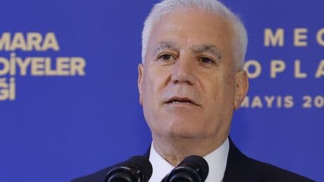 AKP'ye geçeceği konuşulan isim sessizliğini bozdu