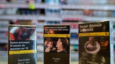 Adiós a las cajetillas de tabaco tradicionales: por qué Sanidad quiere que sean todas iguales