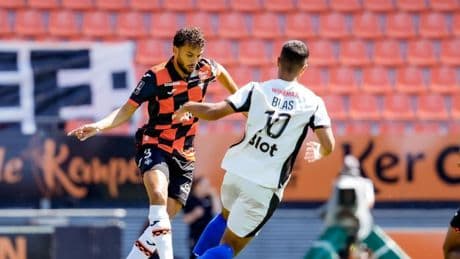 4-0: El recién ascendido Lorient destroza a un Rennes con nueve jugadores