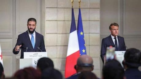 Macron: AB, Suriye'ye yönelik ‘yaptırımları kademeli olarak kaldırmaya’ devam edecek