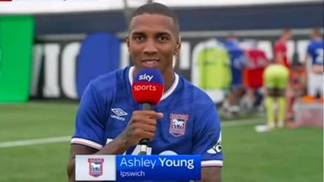 Kuriose Szene live im TV - England-Profi zeigt nackten Hintern im Sky-Interview