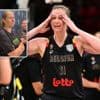 Terwijl Emma Meesseman in New York is om deal af te ronden, deelt rivaliserende coach prikje uit naar Belgian Cat