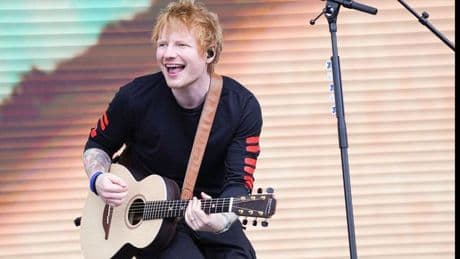 Konzert in Stuttgart: Ed Sheeran und Zartmann performen gemeinsam "Tau mich auf"