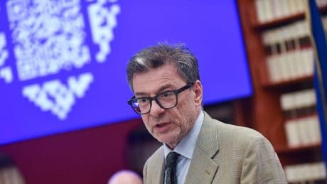 Unicredit, Giorgetti: concorrenza bellissima ma l’interesse nazionale è cosa seria