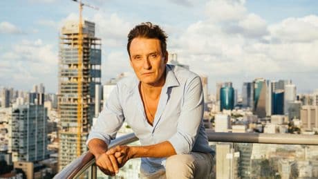Oliver Masucci über 6 Monate in Israel - „Vor Ort hatte ich weniger Angst als zu Hause“
