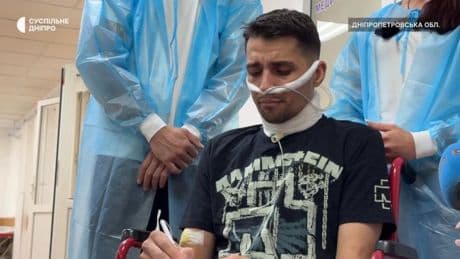 Throat cut and thrown in a pit: this Ukrainian soldier crawled for five days to safety