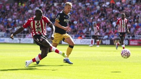 Sunderland, Premier Lig'e 3 puanla döndü