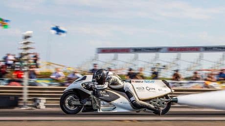 De 0 a 252 km/h en 6,0542 segundos. No es magia, es una moto que funciona con agua