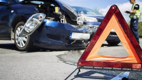 Conducta PAS: la clave que da la DGT para actuar ante un accidente de tráfico