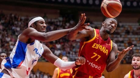 Francia saca bíceps ante España