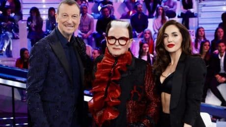 Amici 24, la Finalissima con tre ballerini e due cantanti: la scaletta, i cinque talenti in gara e i premi. Al vincitore la coppa e 150mila euro