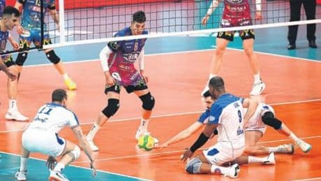 Halkbank çizmeyi aşamadı