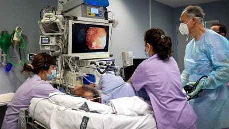 El abuso de la IA resta habilidades a los endoscopistas, según un estudio: "Hay que evitar que se automaticen"