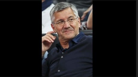 Duell gegen Bild-Reporter - Bayern-Boss glänzt beim Kneipensport