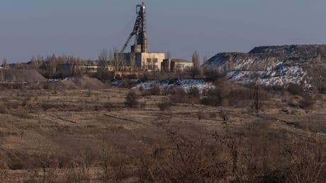 Ukraine and U.S. Sign Deal on Proceeds From Rare Earth Minerals