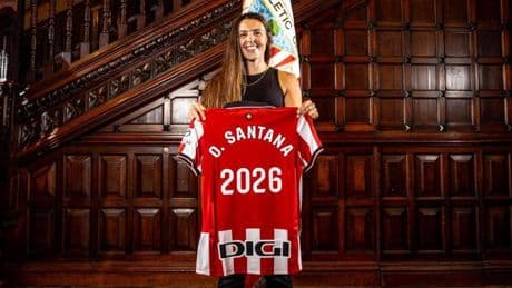 Olatz Santana, tercera portera de Zubieta que cruza la A-8 en dirección a Bilbao en pocos años