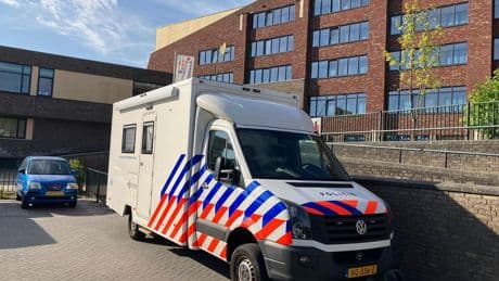Omgebrachte vrouw (72) uit Assen woonde volgens flatbewoners samen met verdachte (80). ’Ik heb er niet goed van geslapen’