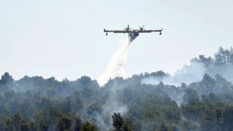 Waldbrand in Frankreich: Feuerwehr bringt Brand unter Kontrolle